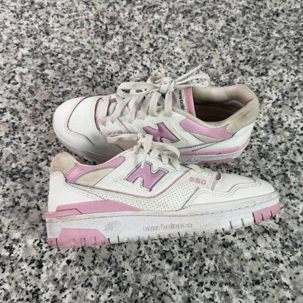 New Balance Women's 550 Pink White Sneaker Shoe W8.5